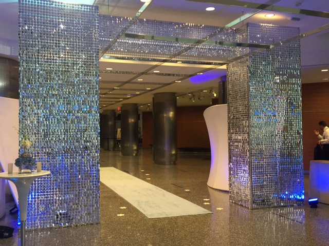 Shimmer-Wall-Entrance